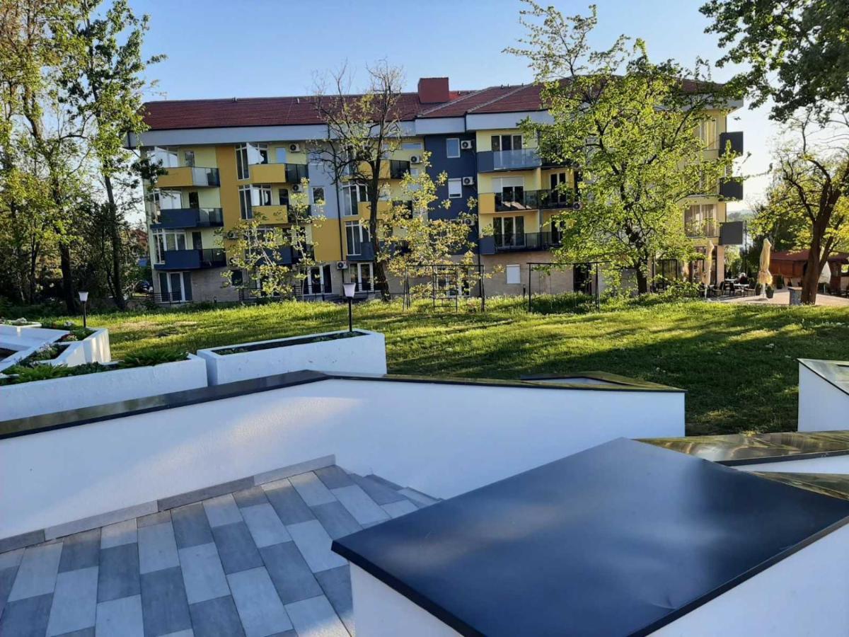 Apartmani K&V Veliko Gradiste Ngoại thất bức ảnh